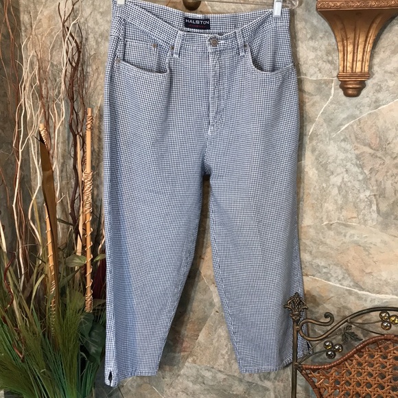 Halston 🌹 Blue and white herringbone capri pants. - Picture 8 of 9